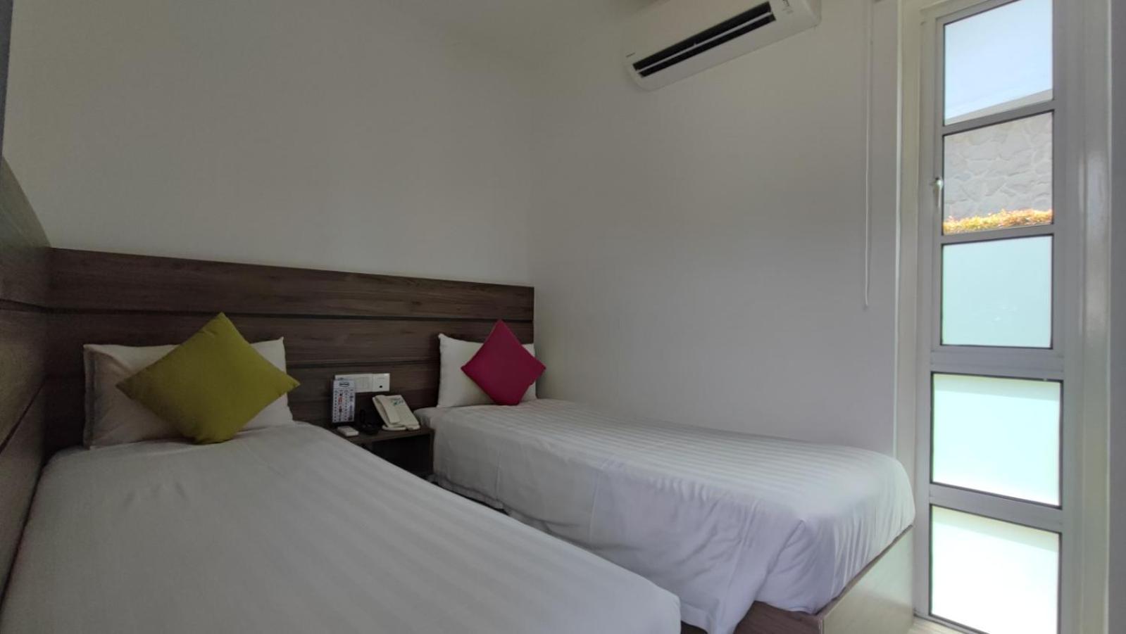 Solesor Kampong Beach Resort Port Dickson Buitenkant foto