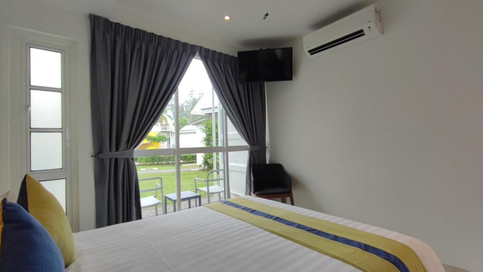 Solesor Kampong Beach Resort Port Dickson Buitenkant foto