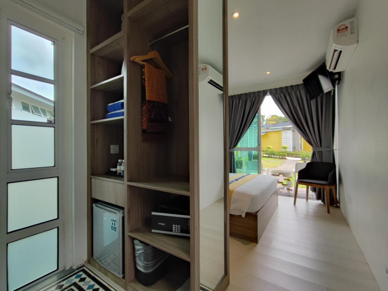 Solesor Kampong Beach Resort Port Dickson Buitenkant foto